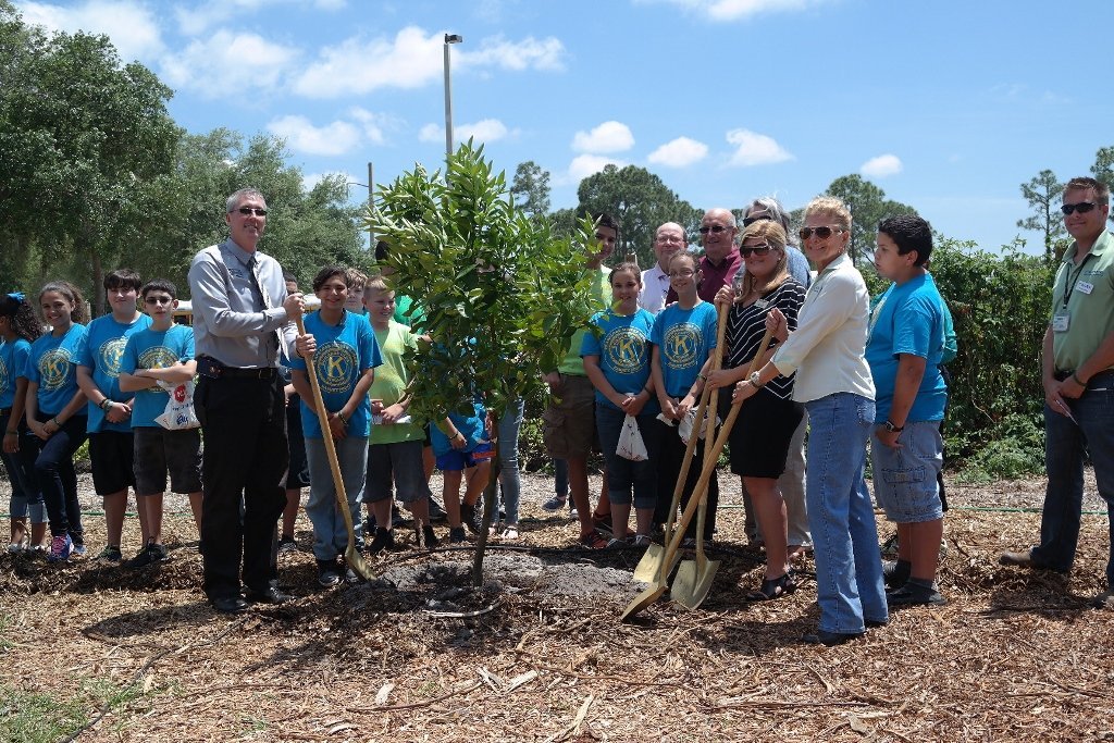 Sustainable Communities Planting Trees
