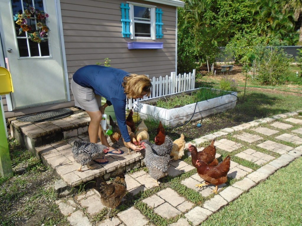 adrienne-diaz-master-gardener