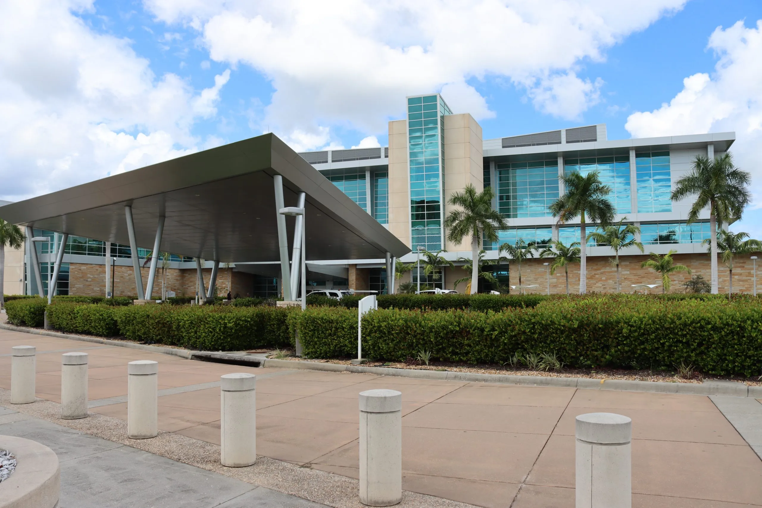Lee County VA Healthcare Center Exterior Shading